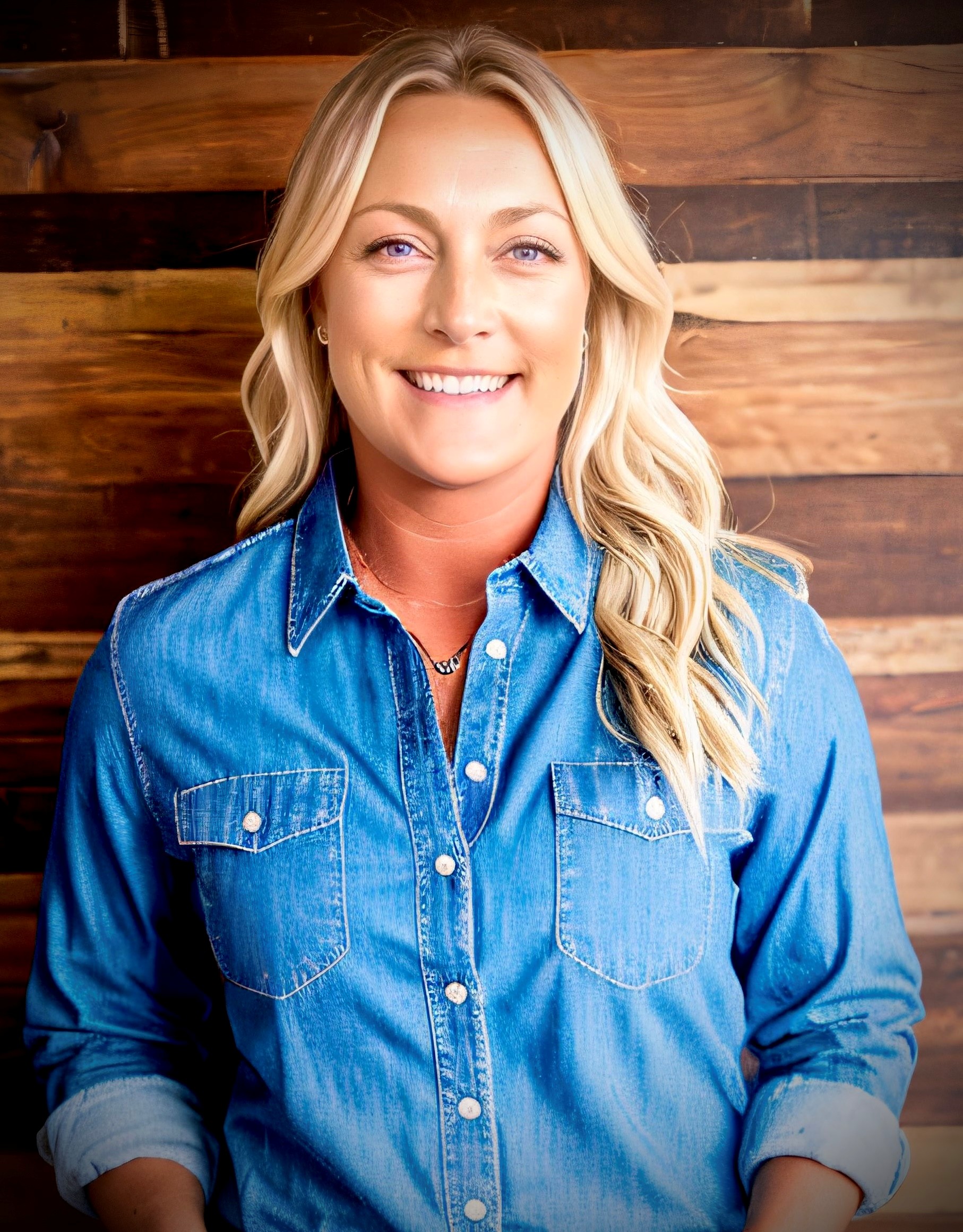 Charis McLean Photo